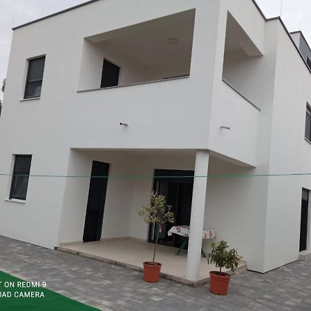 Apartman Franc S Vir Buitenkant foto