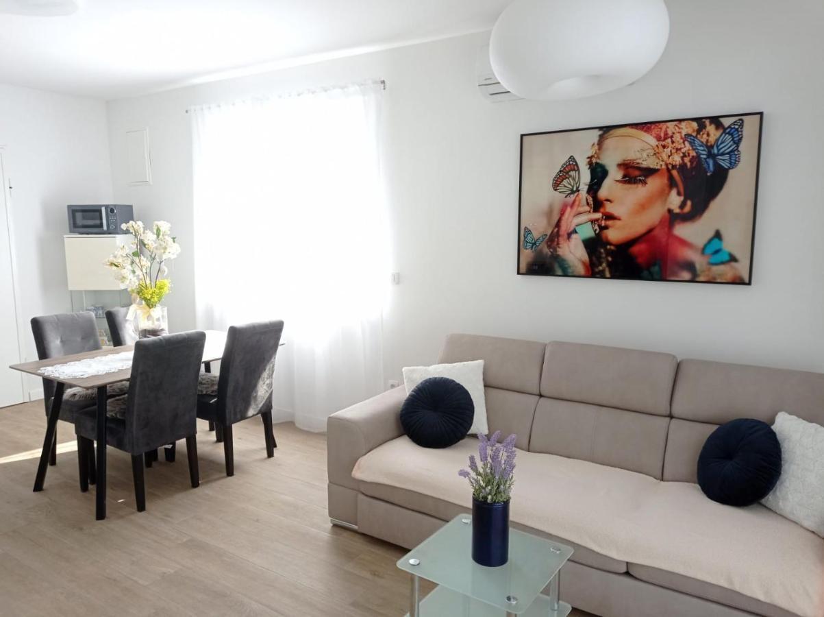 Apartman Franc S Vir Buitenkant foto